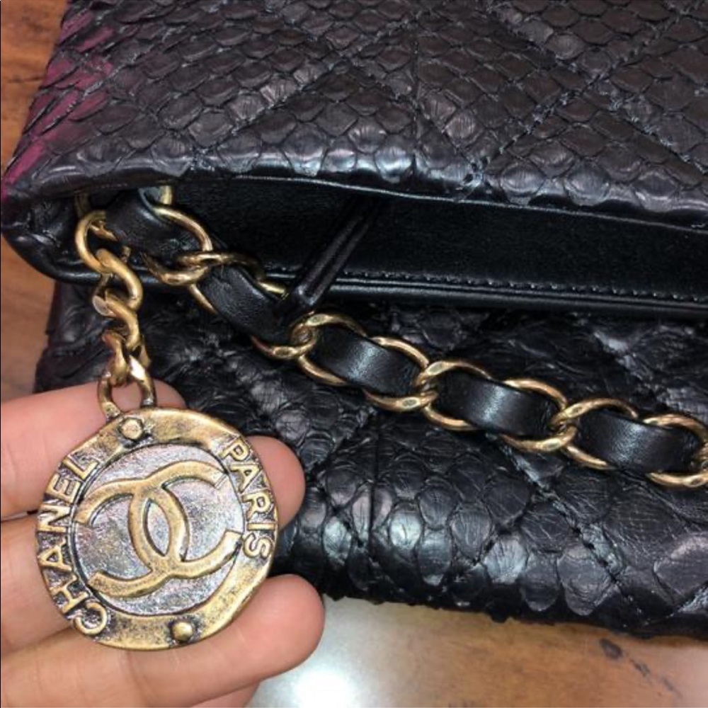 Chanel medallion black python wristlet - Picture 9 of 9